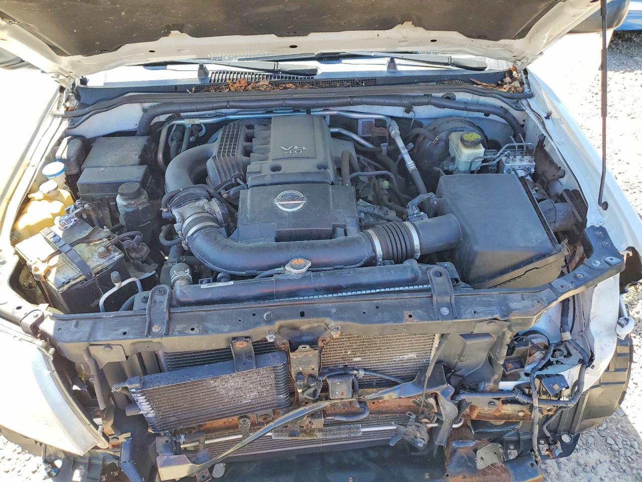 Nissan Frontier Sv V6