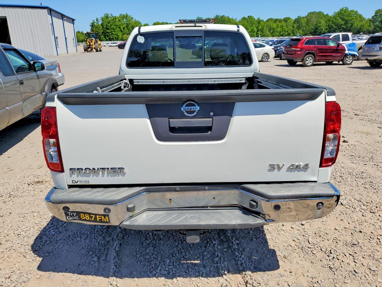 Nissan Frontier Sv V6