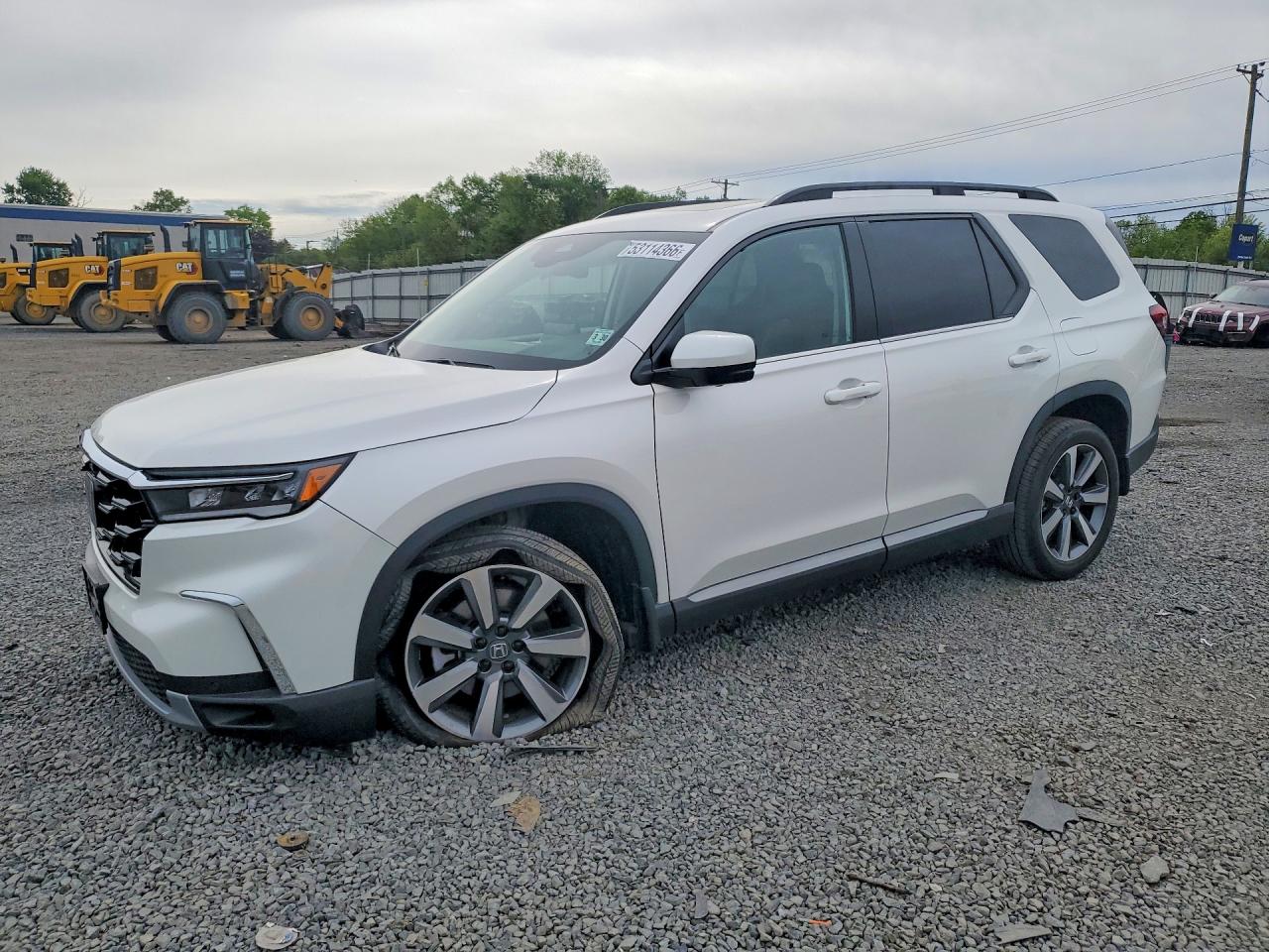 Salvage Honda Pilot Image