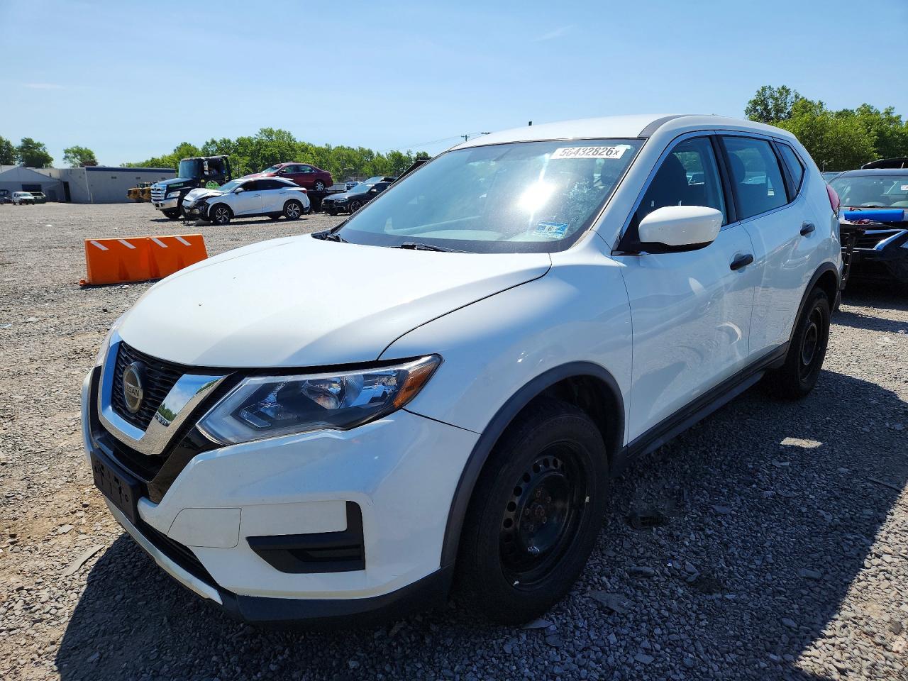 Salvage Nissan Rogue Image