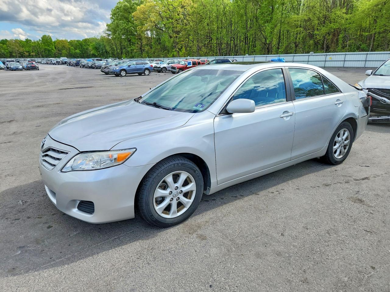 Salvage Toyota Camry Image