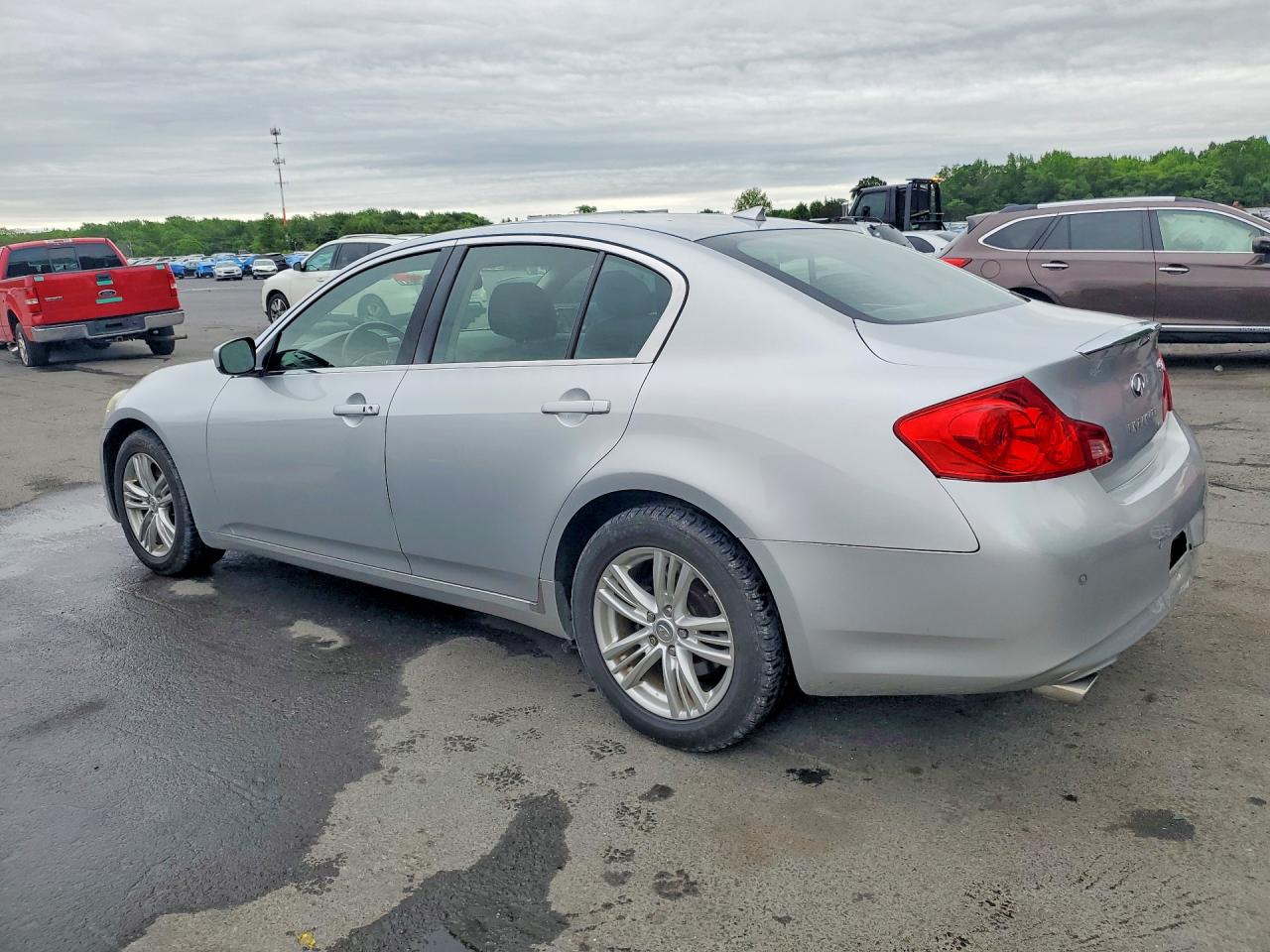 INFINITI G37 X