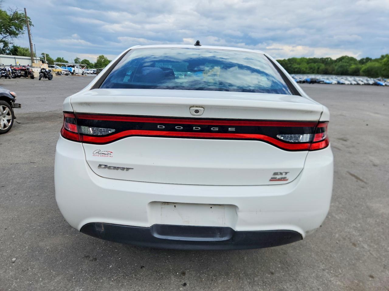 Dodge Dart Sxt