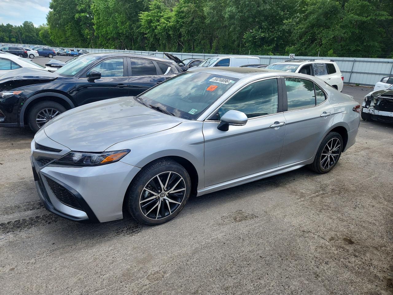 Salvage Toyota Camry Image