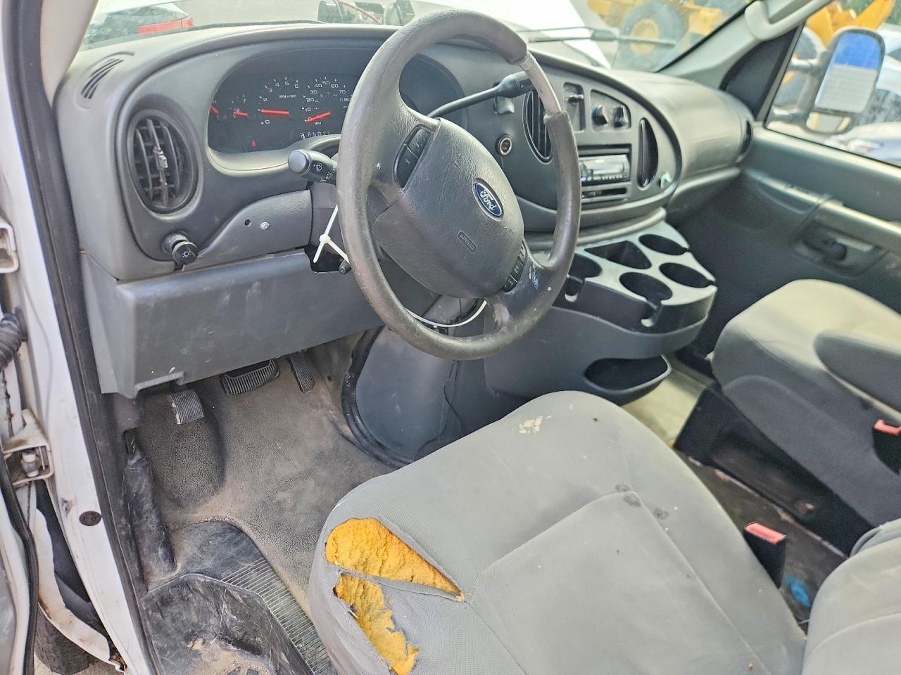 Ford Econoline E250 Van