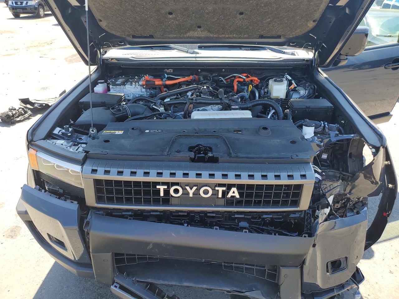 Toyota Land Cruis Base