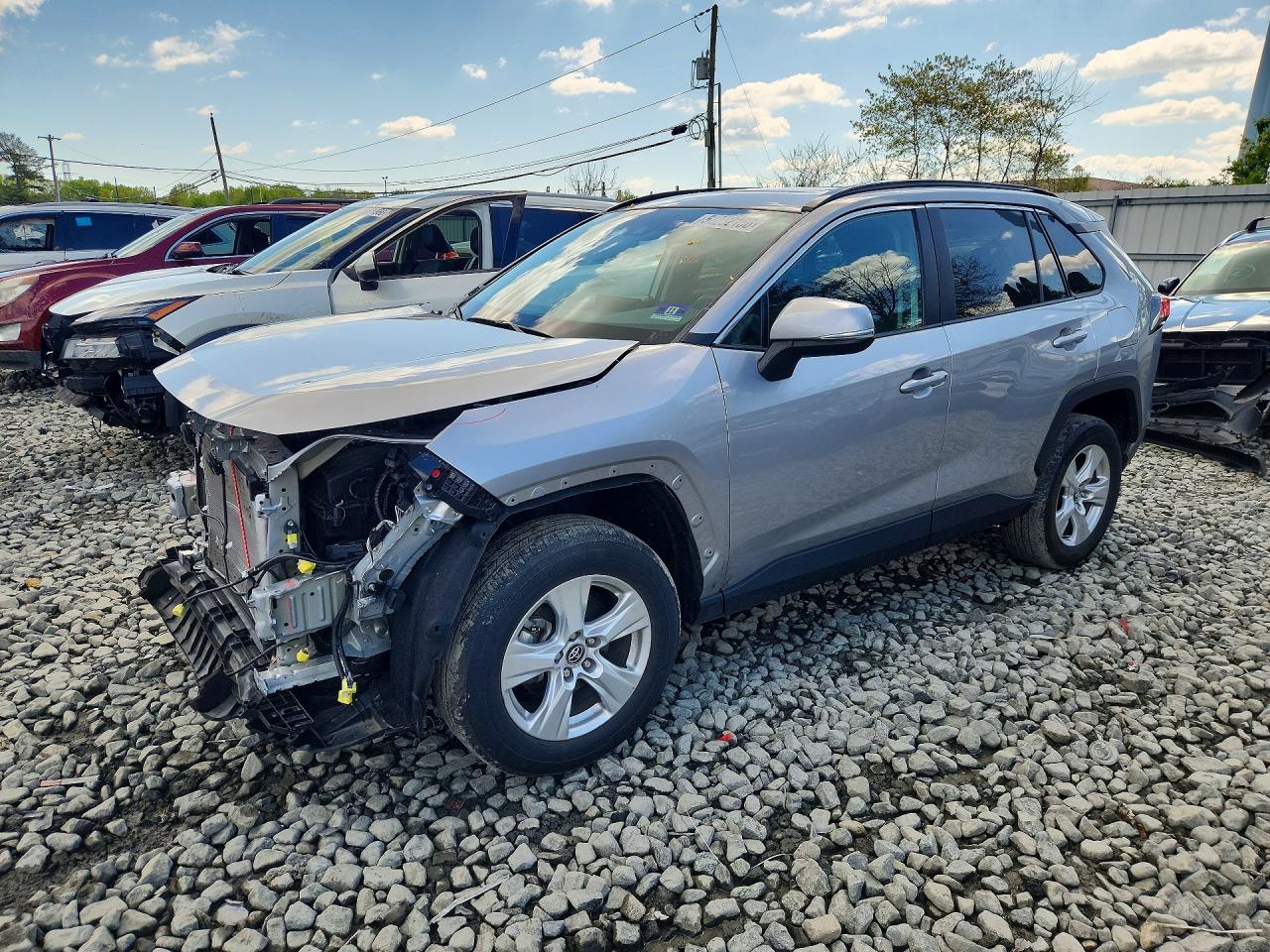 Salvage Toyota RAV4 Image