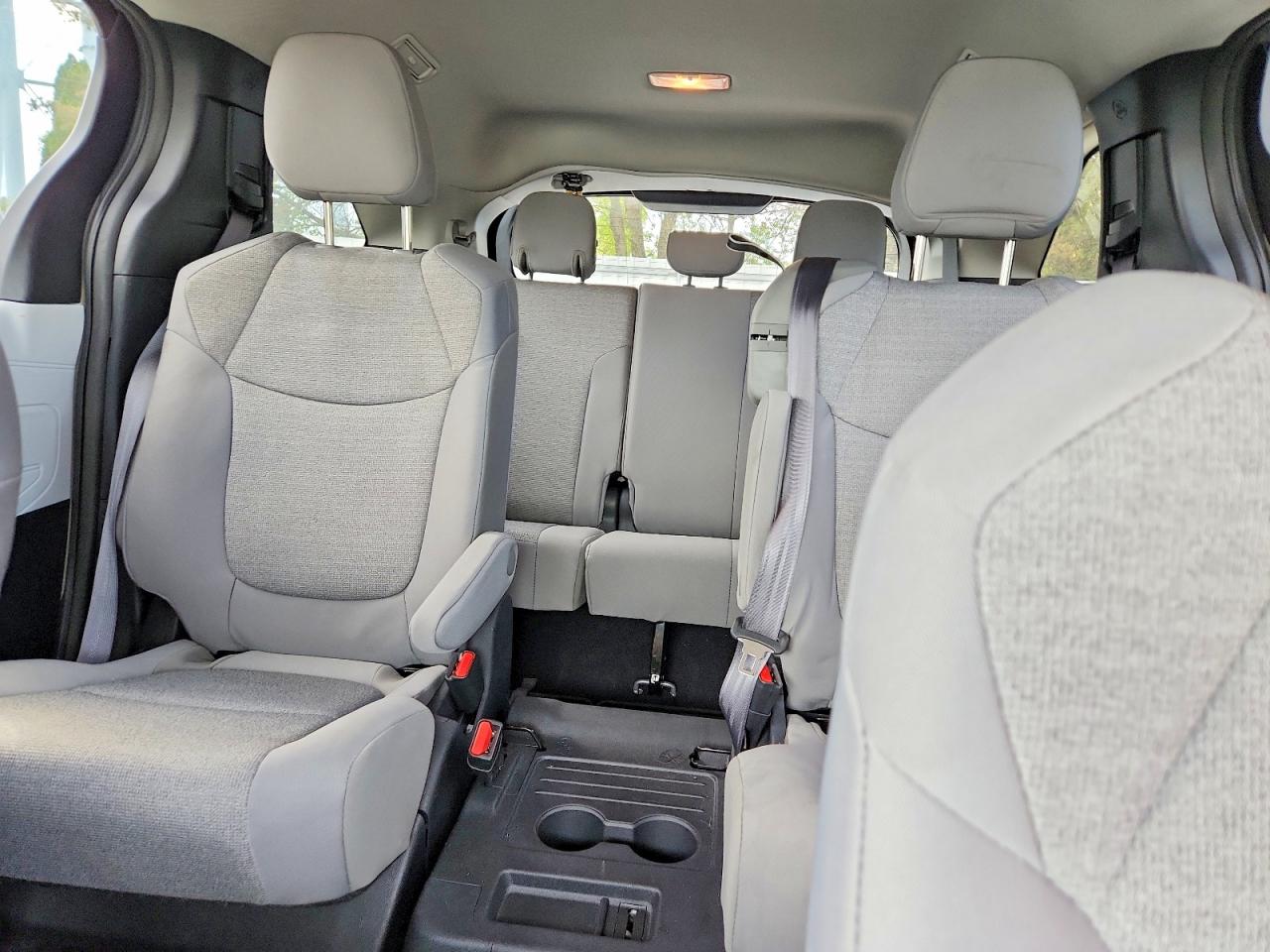 Toyota Sienna Le