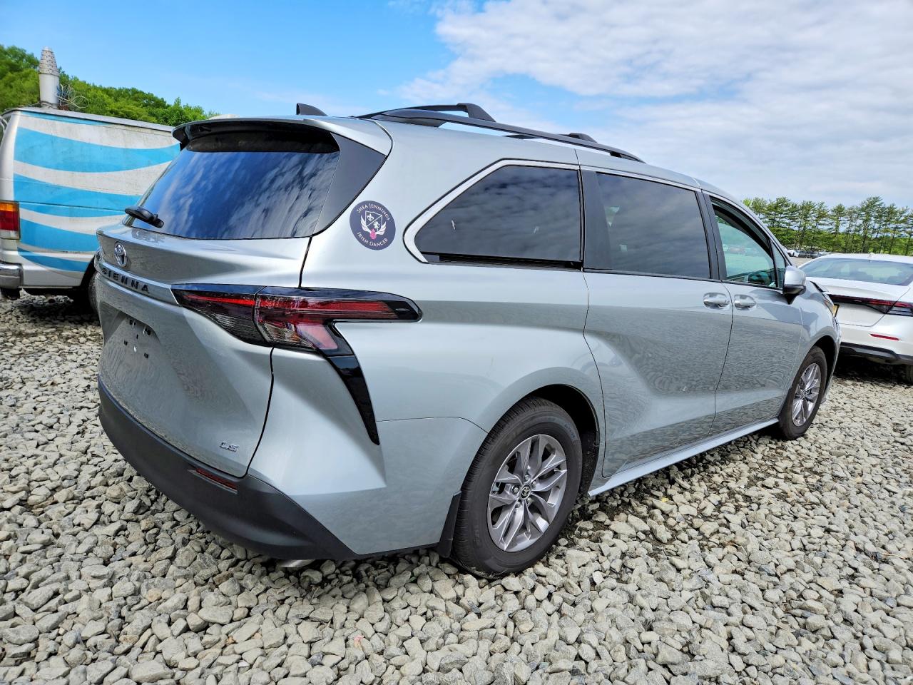 Toyota Sienna Le