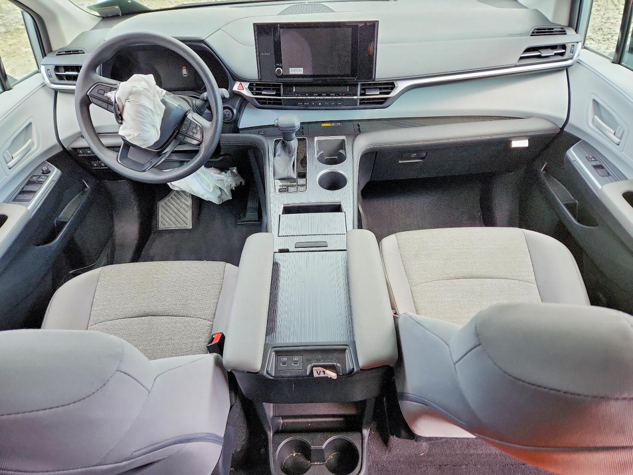Toyota Sienna Le