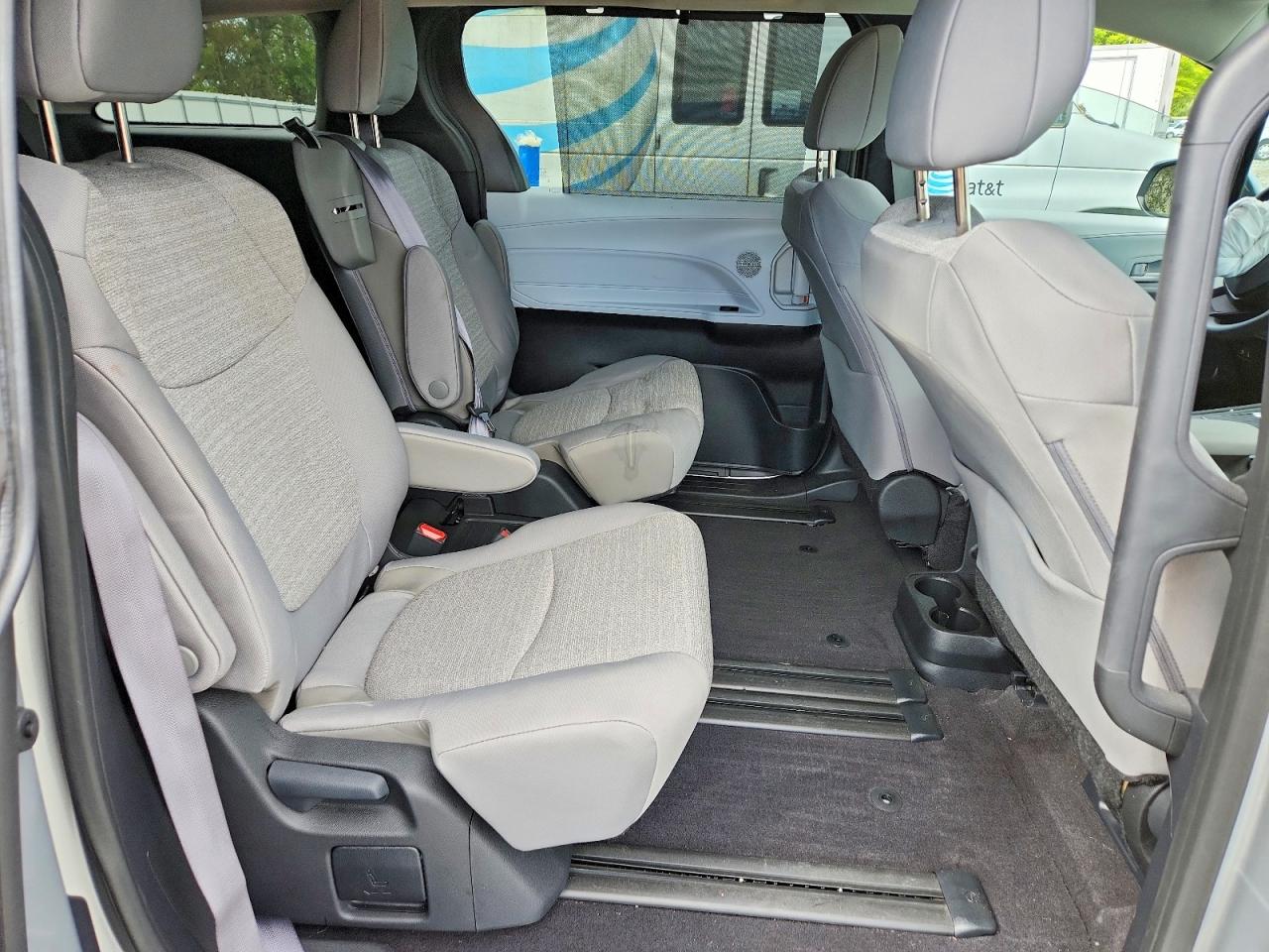 Toyota Sienna Le
