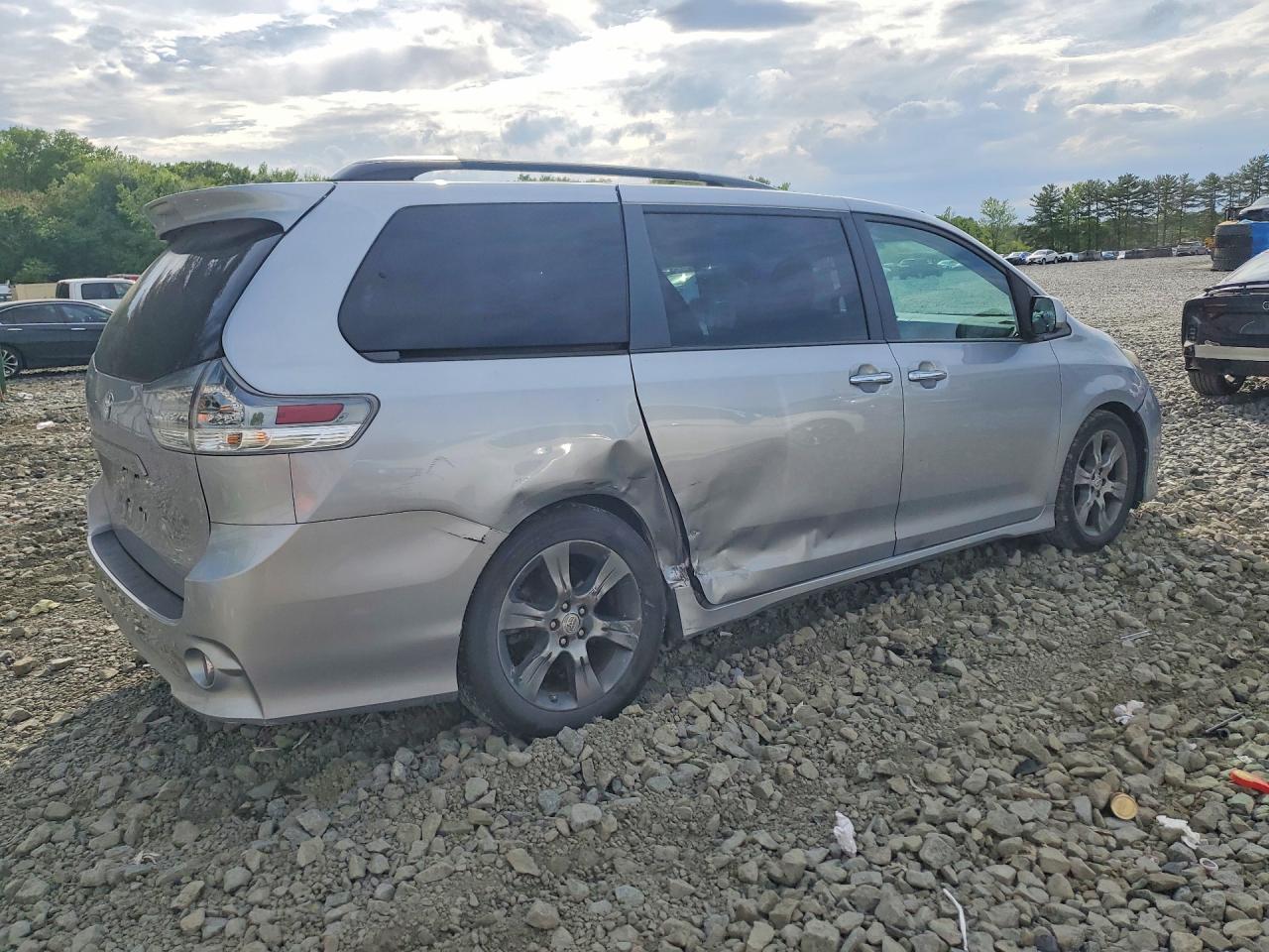 Toyota Sienna Sport