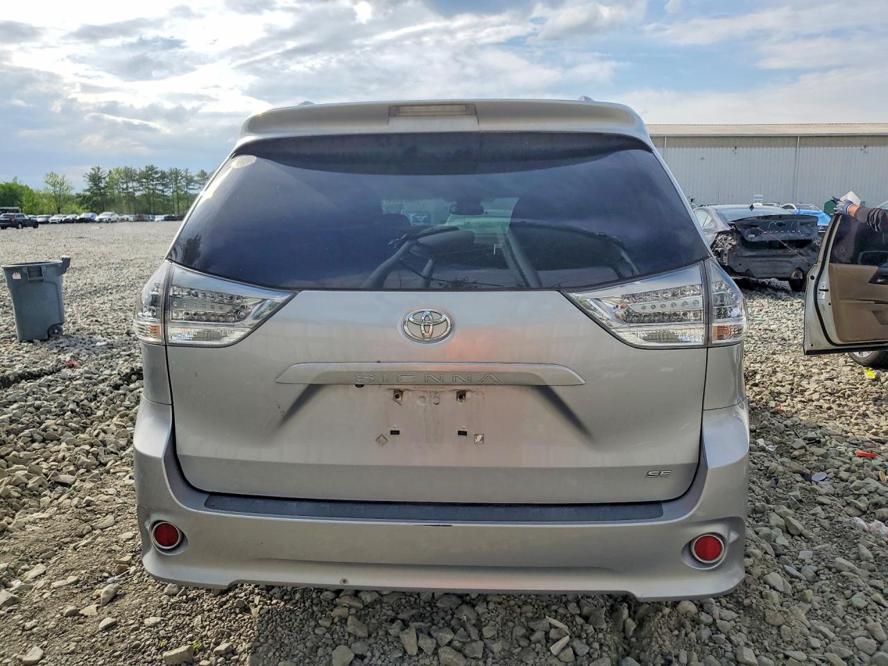 Toyota Sienna Sport