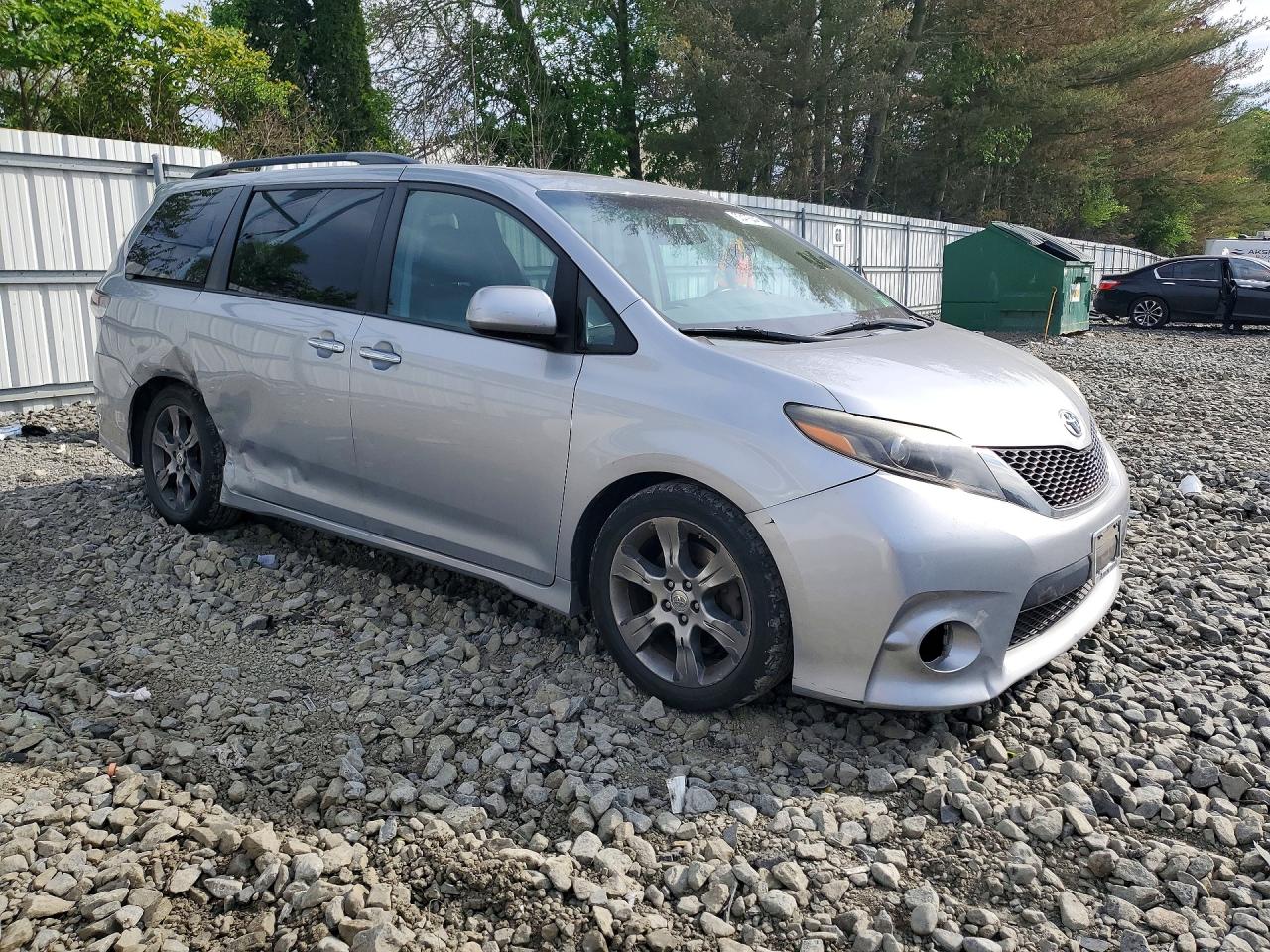 Toyota Sienna Sport