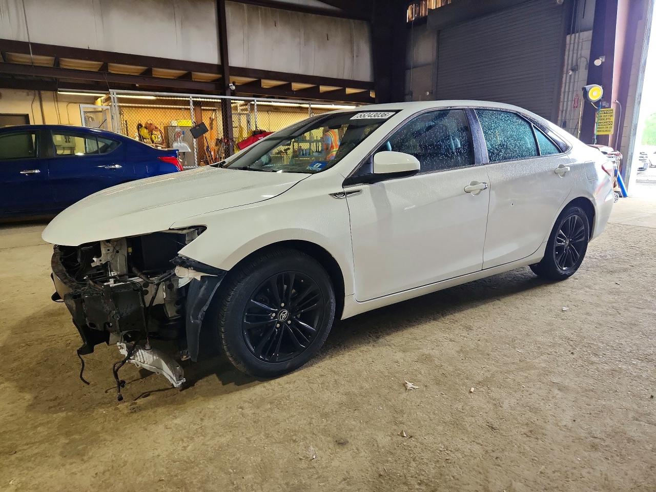 Salvage Toyota Camry Image