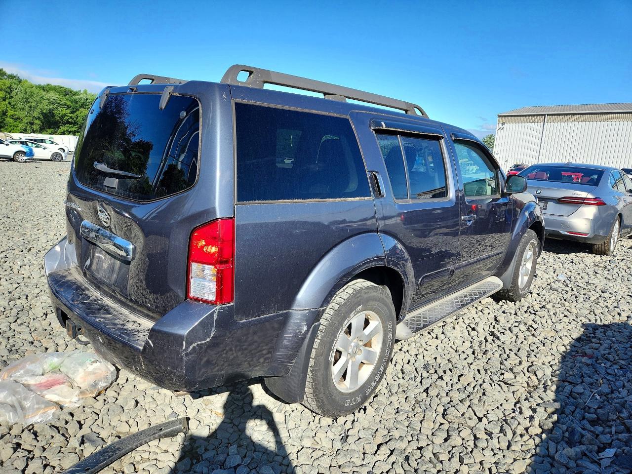 Nissan Pathfinder S
