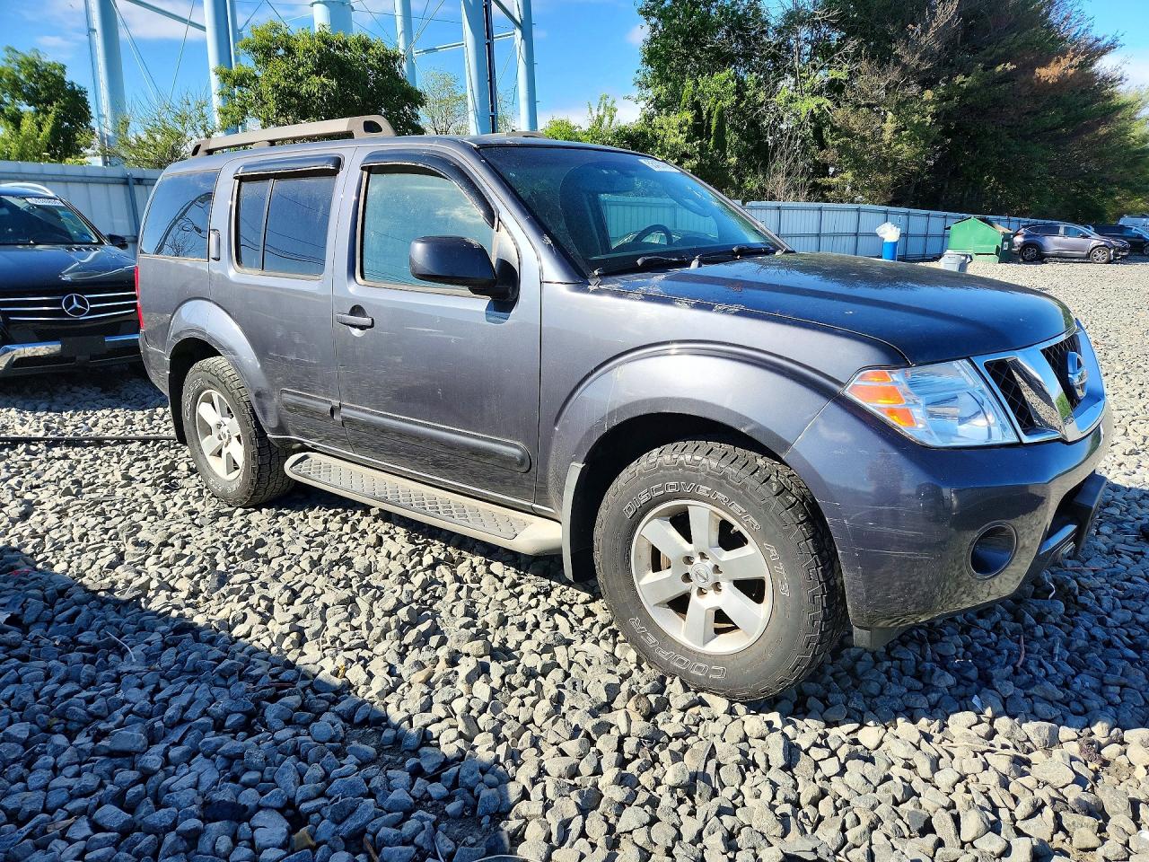 Nissan Pathfinder S