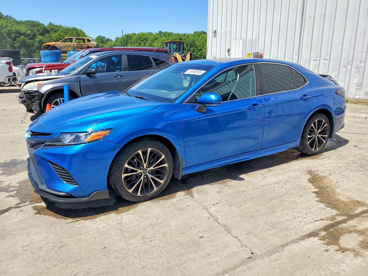 Salvage Toyota Camry Image
