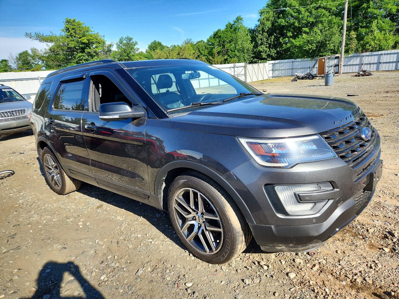 Ford Explorer Sport