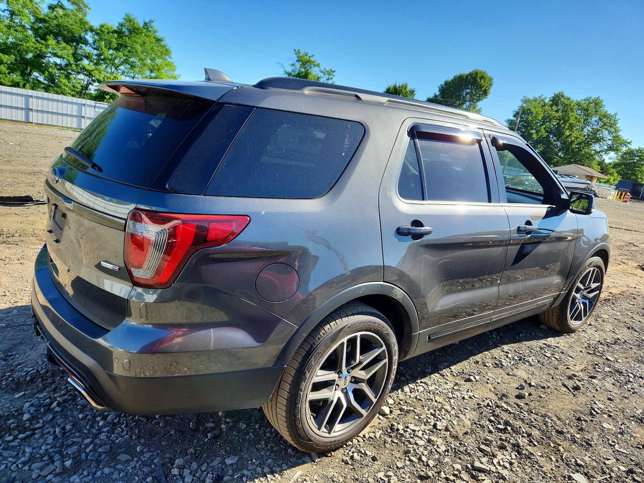 Ford Explorer Sport