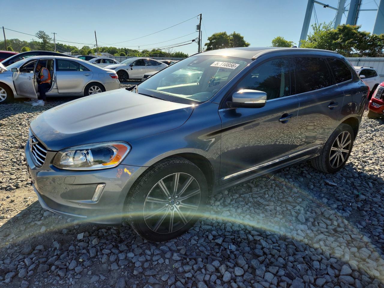 Salvage Volvo XC60 Image