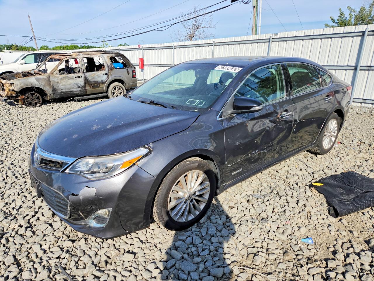 Salvage Toyota Avalon Image