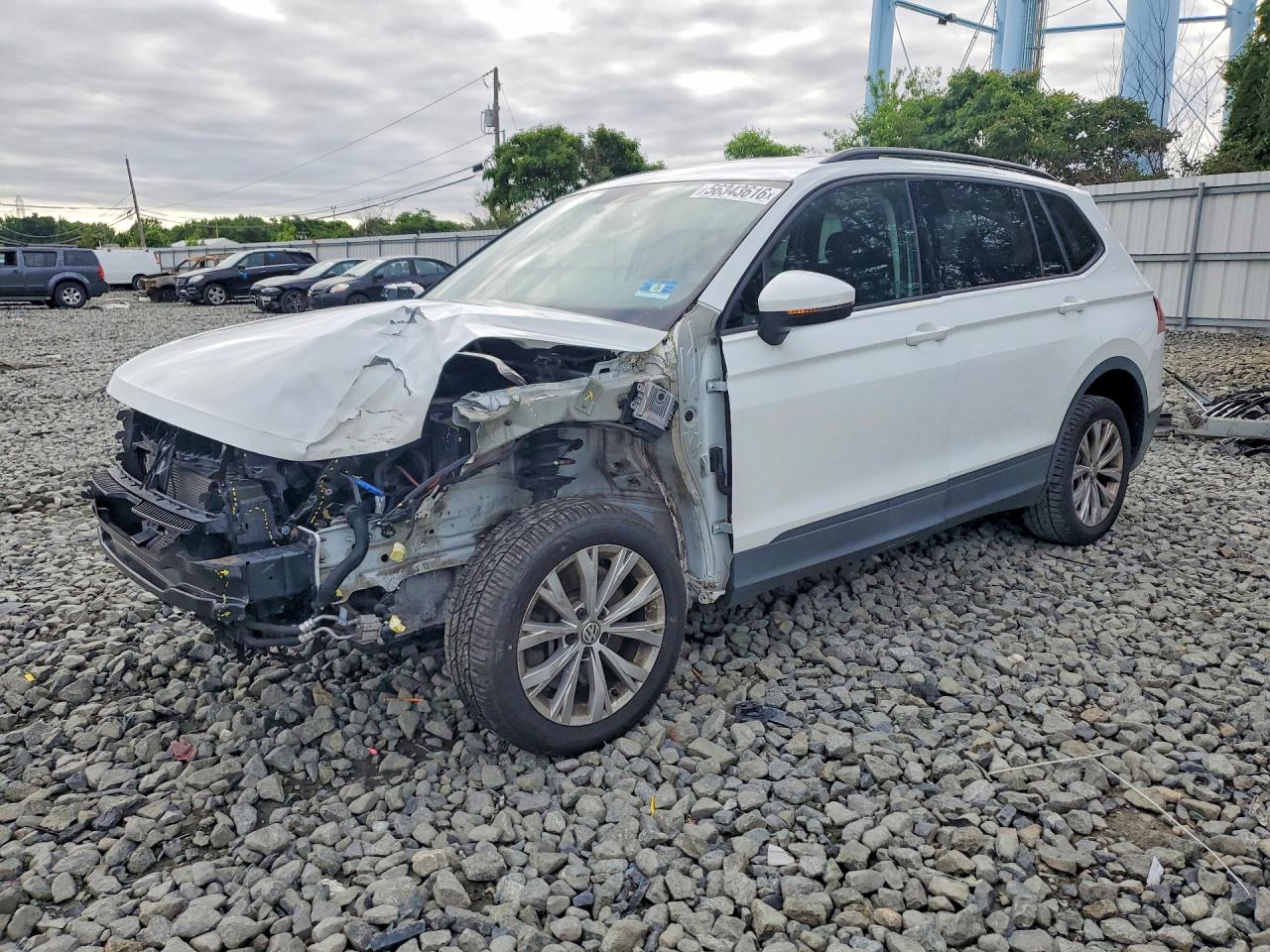 Salvage Volkswagen Tiguan Image