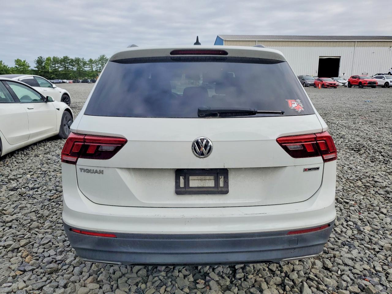Volkswagen Tiguan S