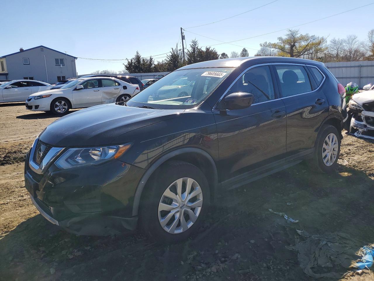 Salvage Nissan Rogue Image