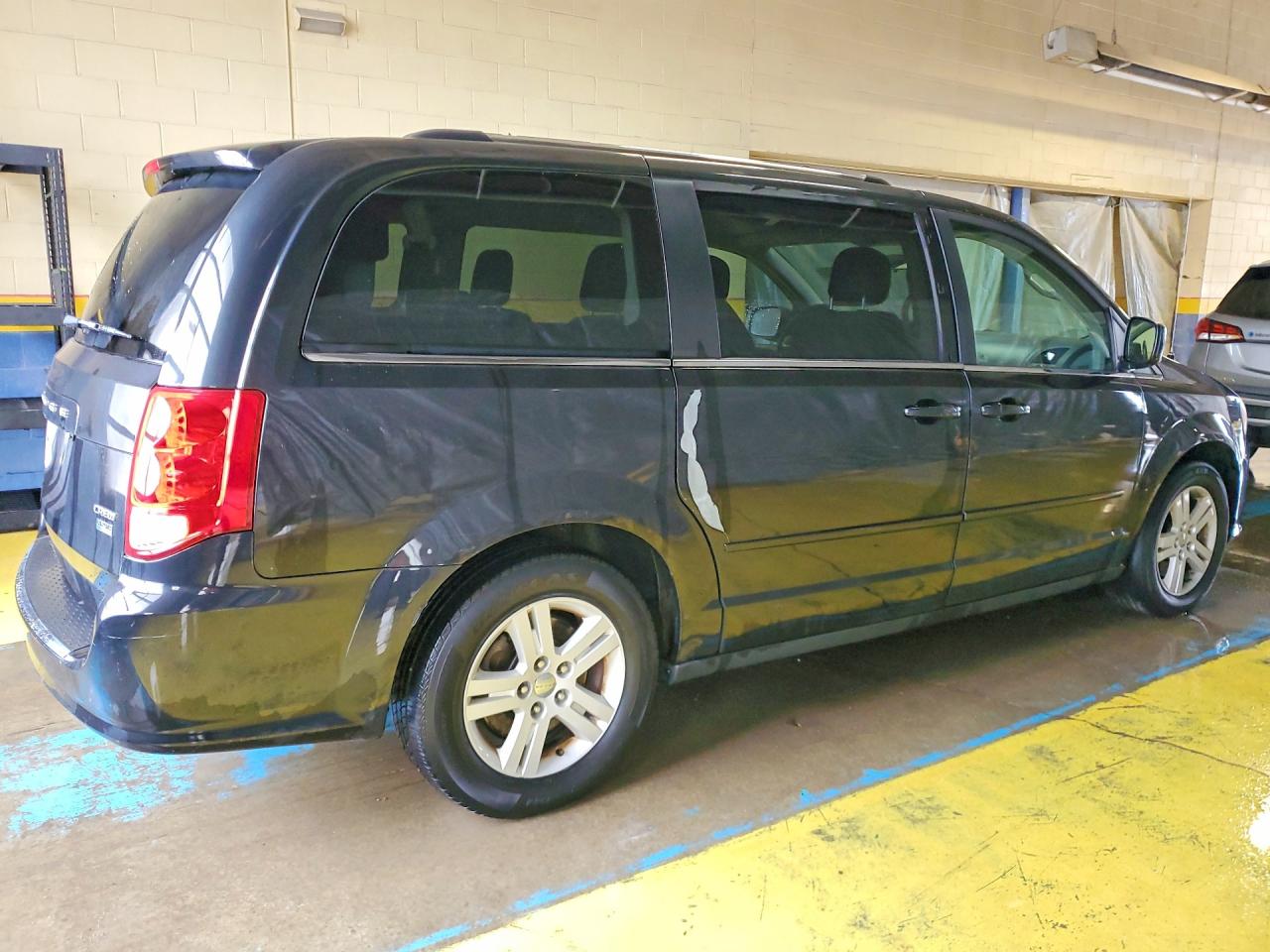 Dodge Caravan Crew