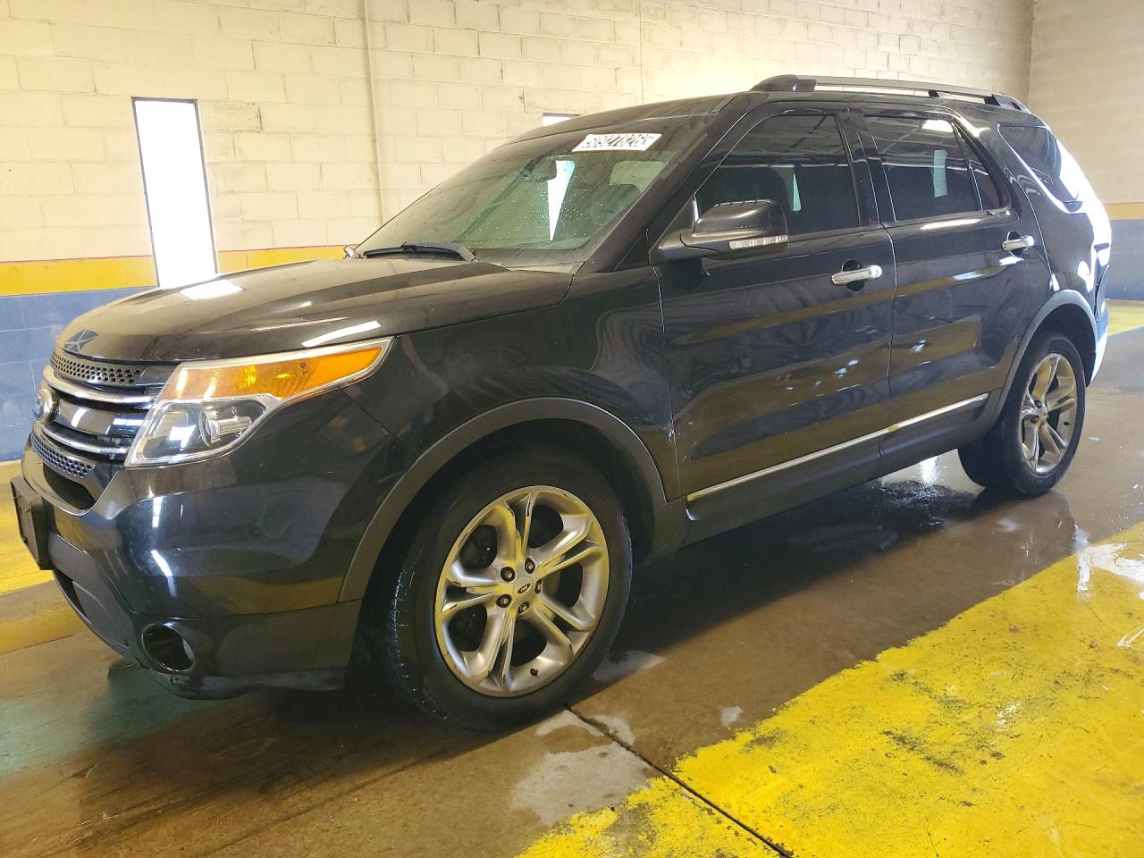 Salvage Ford Explorer Image