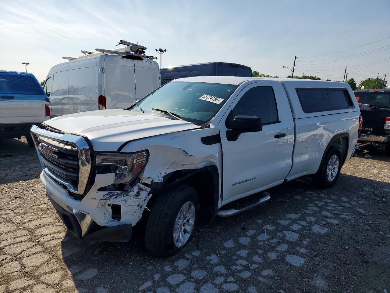 Salvage GMC Sierra Image