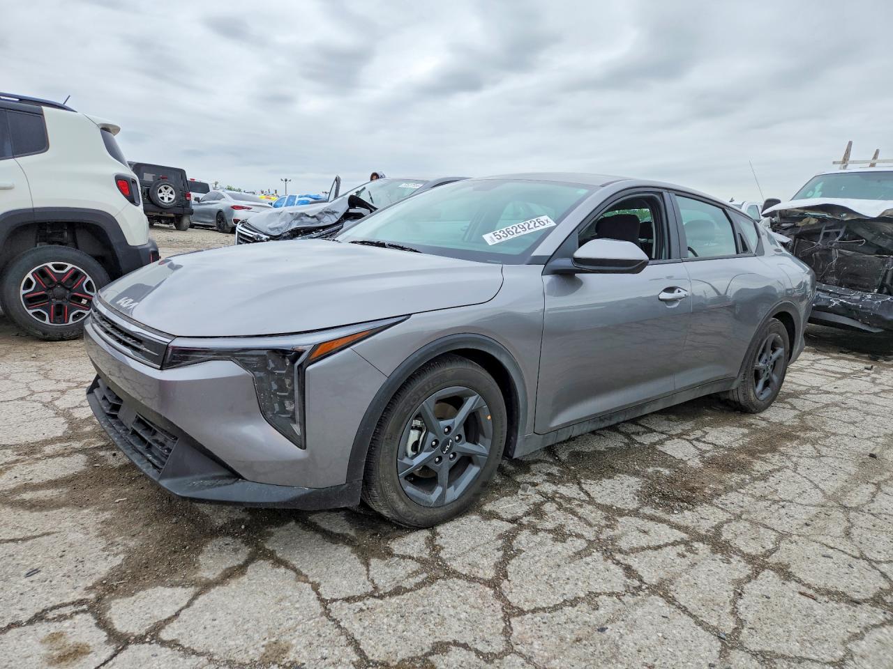 Salvage Kia K4 Image