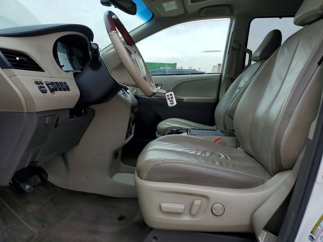 Toyota Sienna Limited 7-passenger
