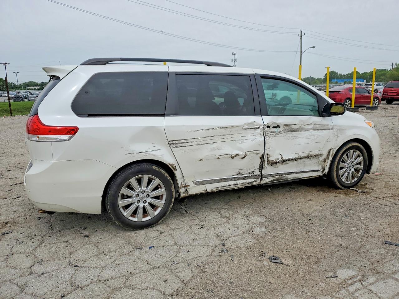 Toyota Sienna Limited 7-passenger