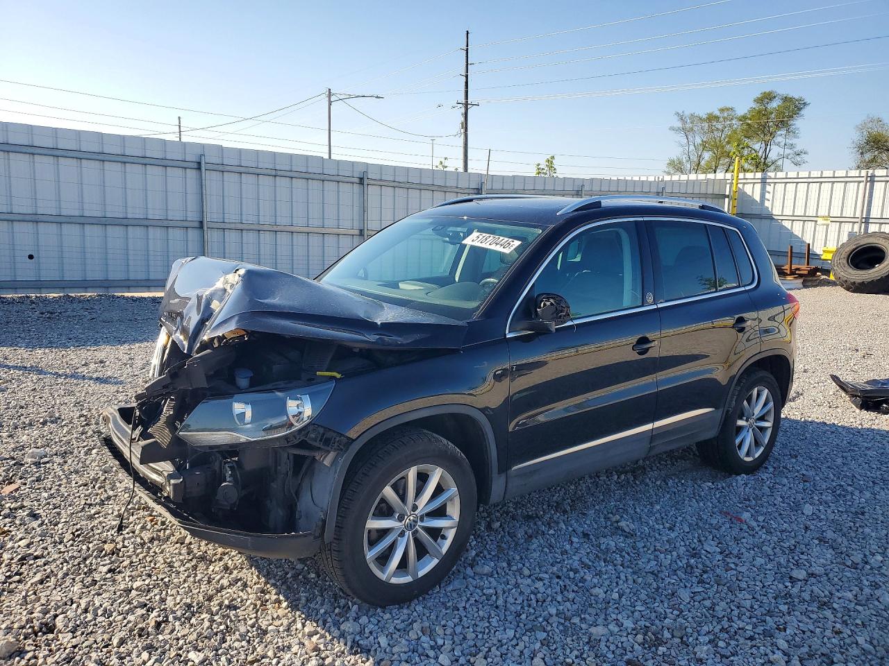 Salvage Volkswagen Tiguan Image