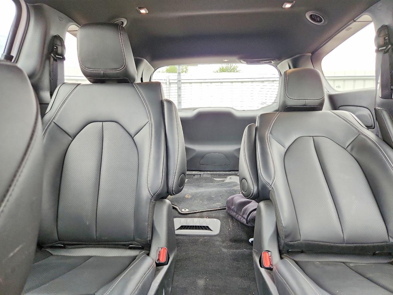 Chrysler Pacifica Hybrid Select