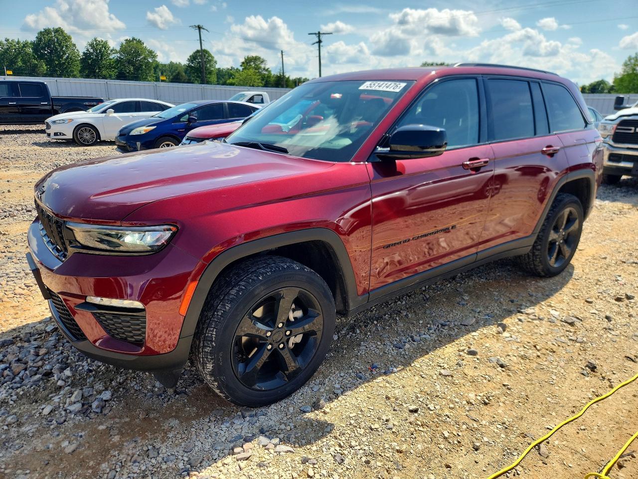 Salvage Jeep Cherokee Image