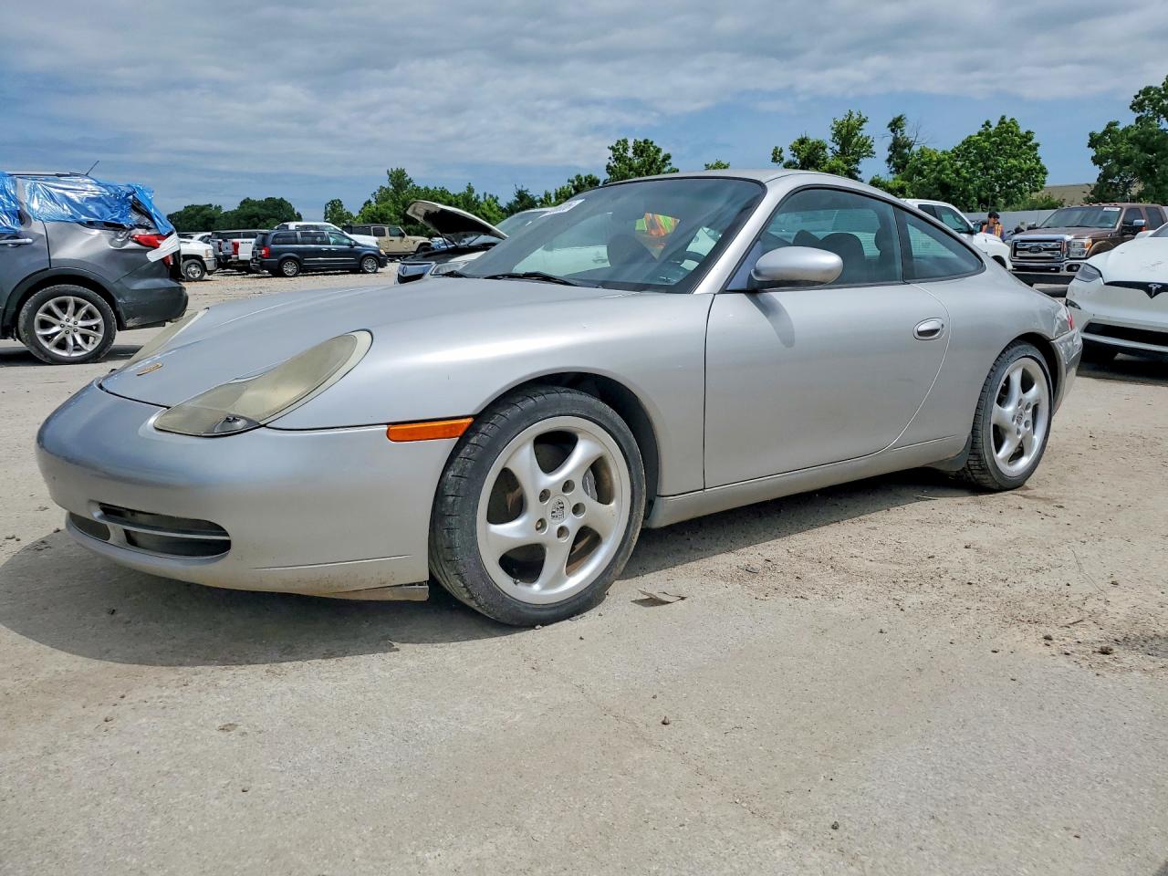 Salvage Porsche 911 Image