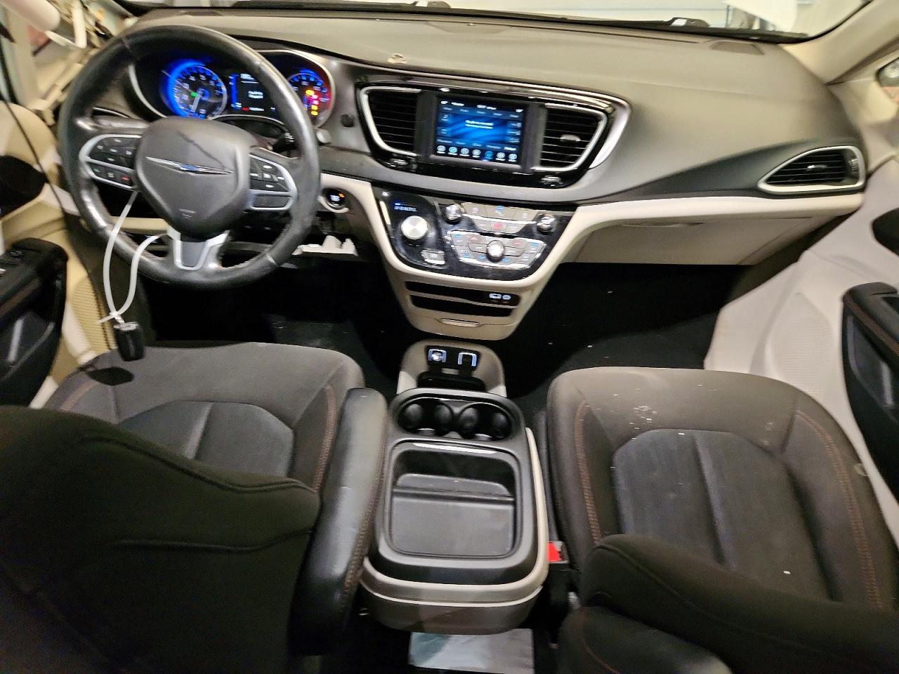Chrysler Pacifica Touring