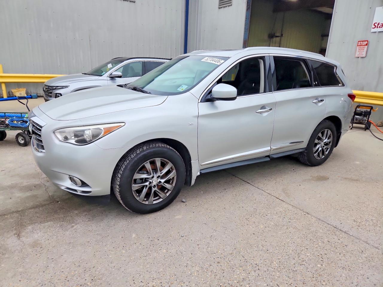 Salvage INFINITI Qx Image