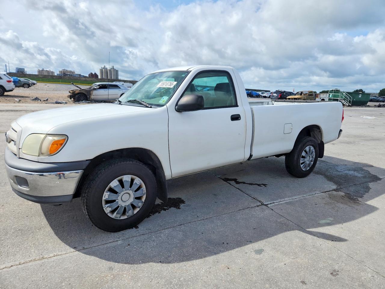 Salvage Toyota Tundra Image