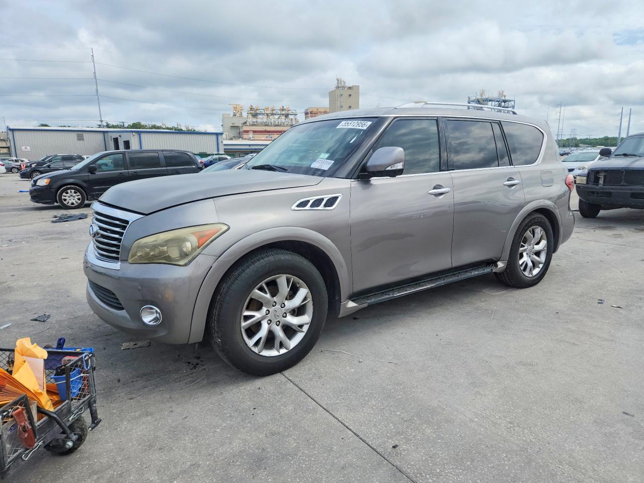 Salvage INFINITI Qx Image