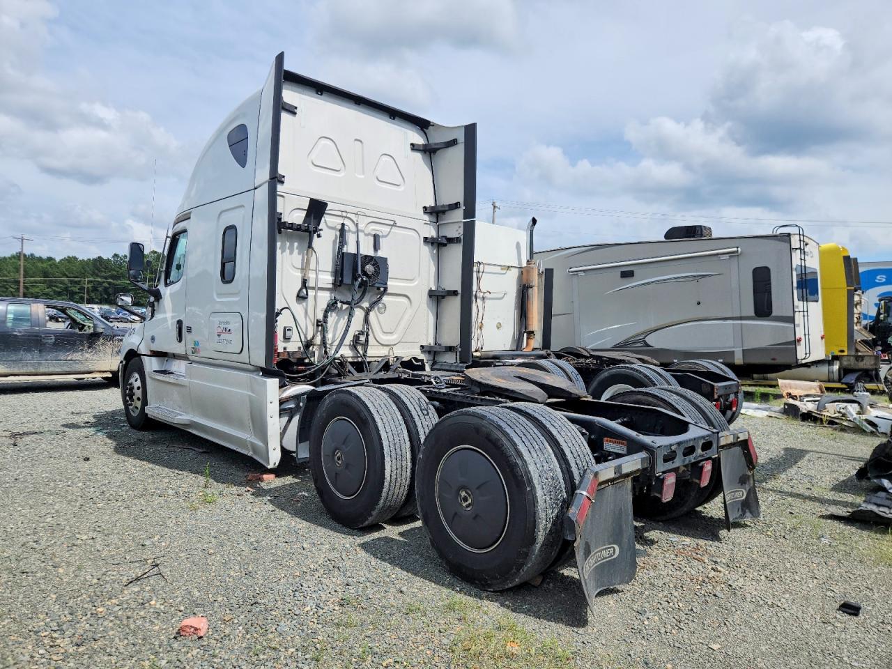 Freightliner Cascadia 126