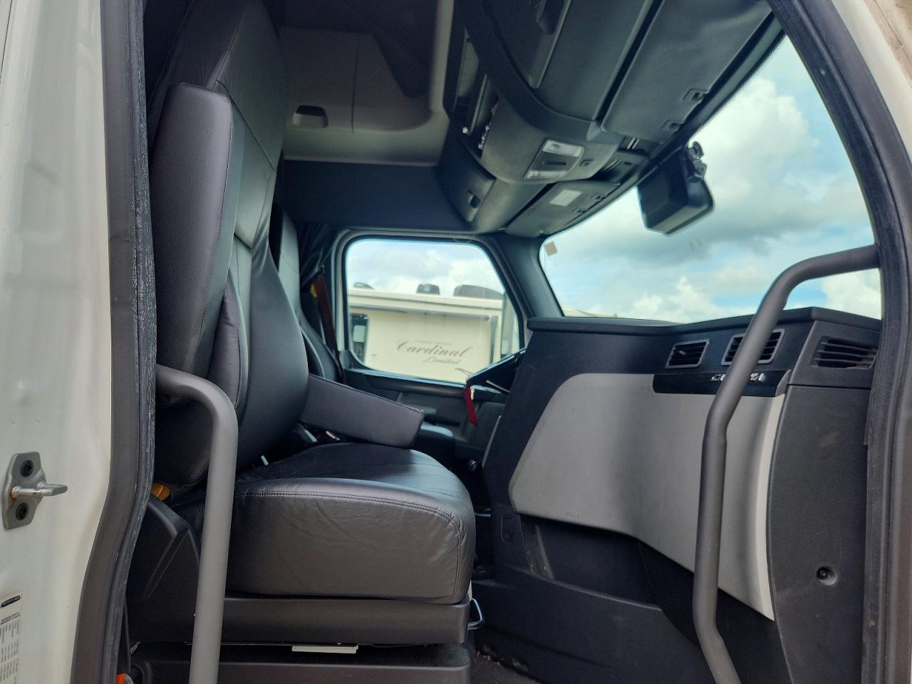 Freightliner Cascadia 126