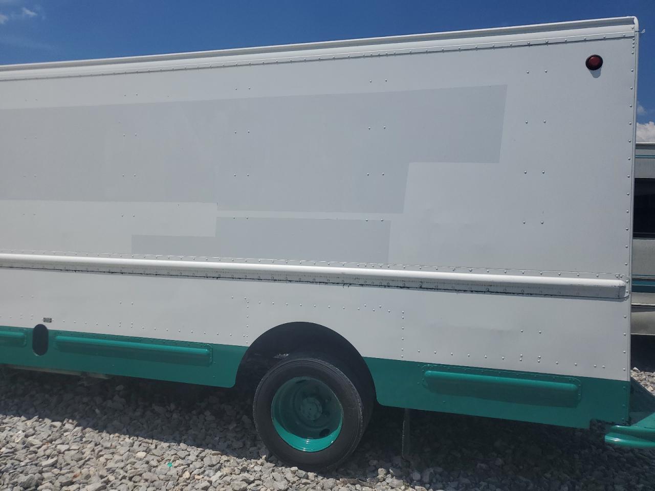 Freightliner Chassis M