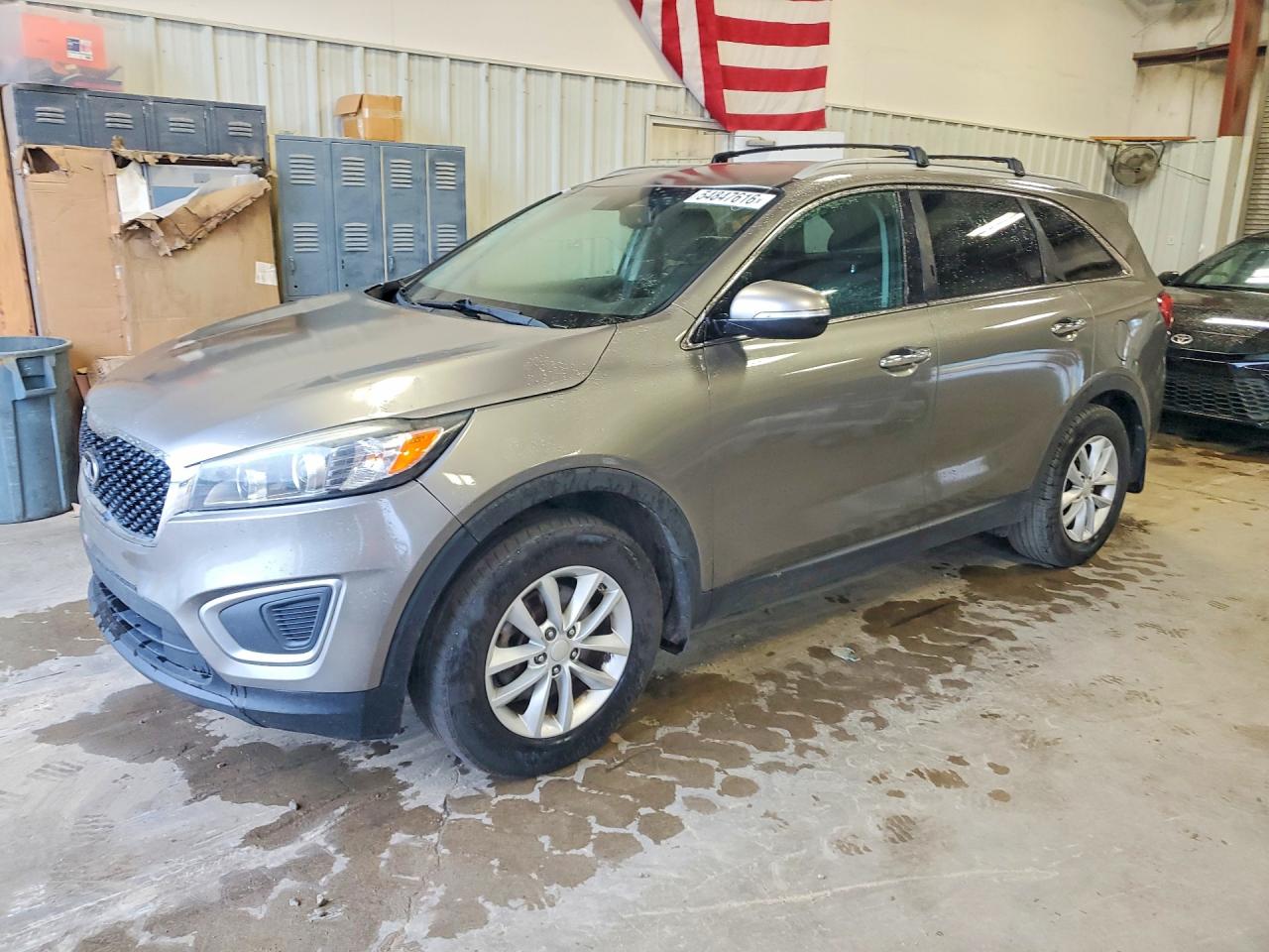 Salvage Kia Sorento Image