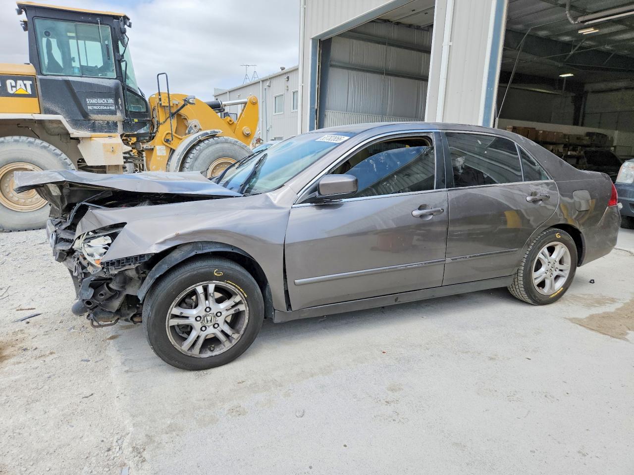 Salvage Honda Accord Image
