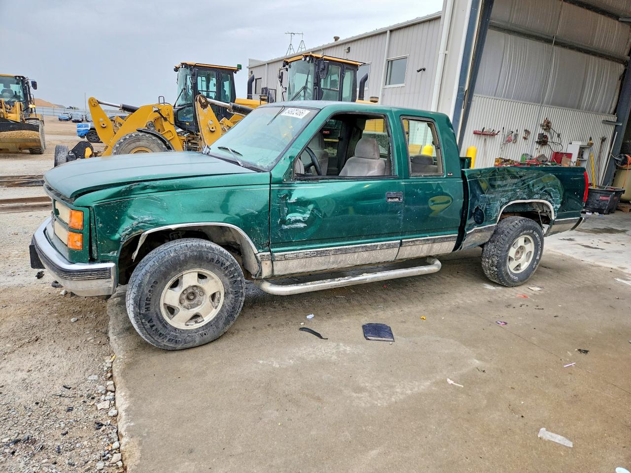 Salvage GMC Sierra Image