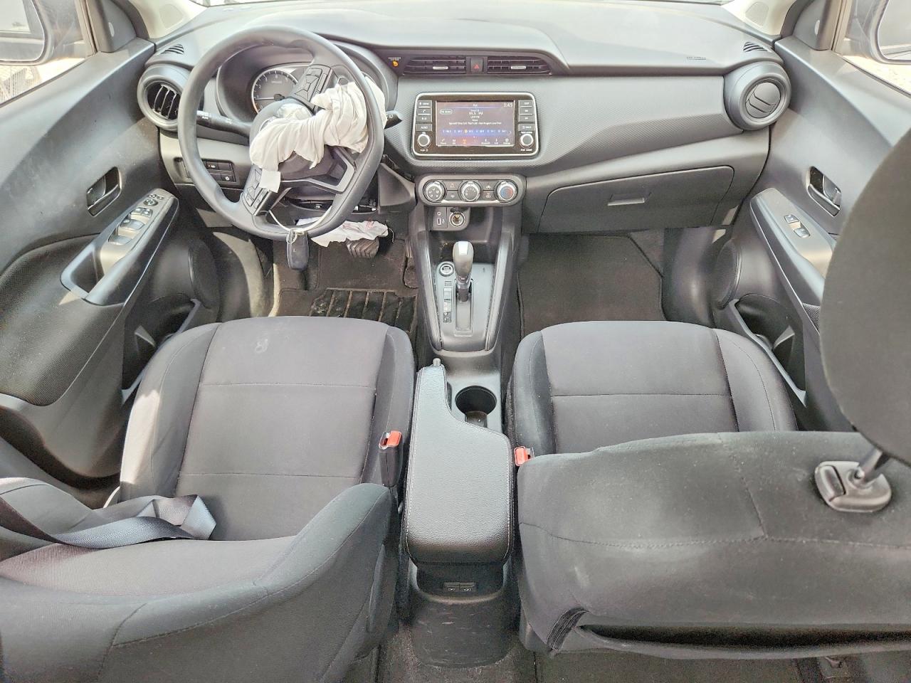 Nissan Kicks S